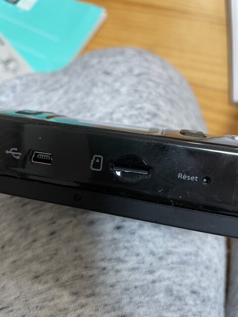 SDカードスロット
